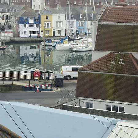 Boaters Guesthouse-3